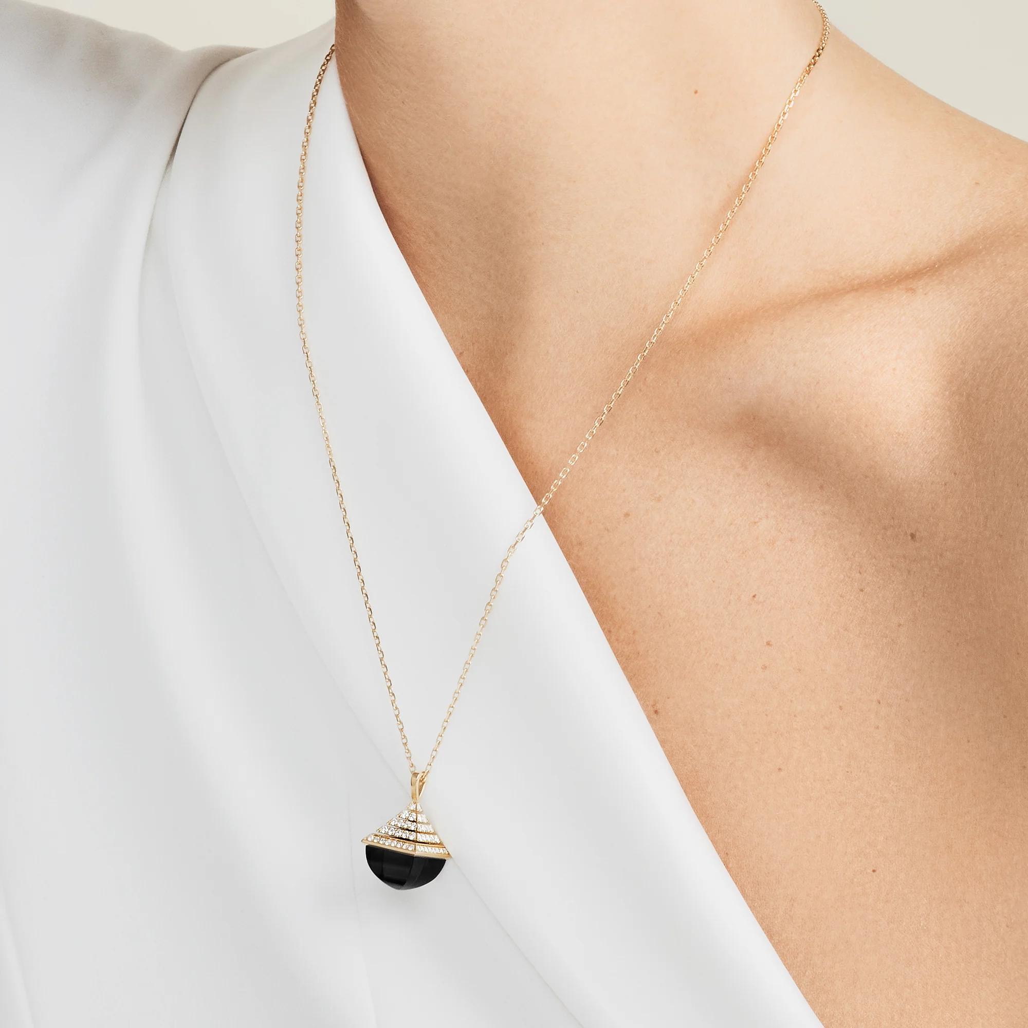 Cleo Rev Midi Diamond Pendant - Image 3