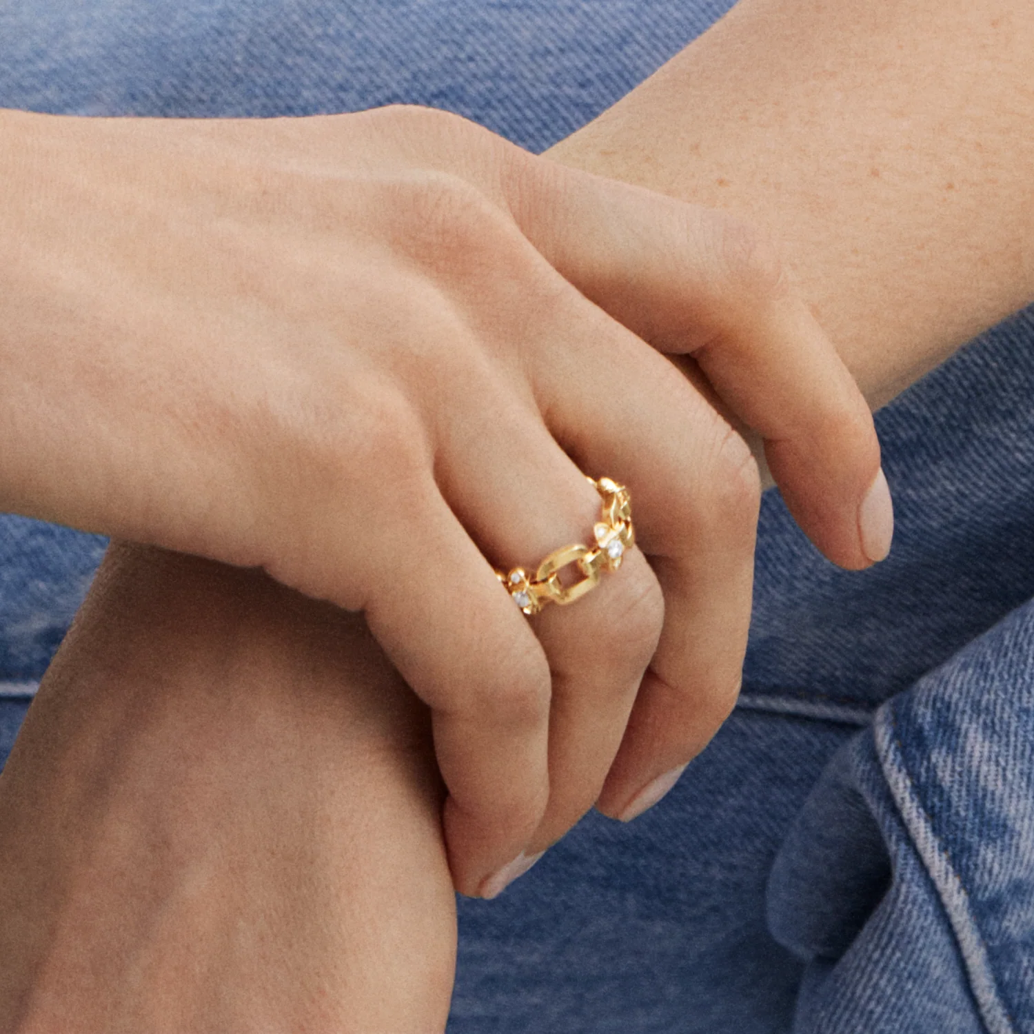 Tip-Top Link Gold Ring - Image 4